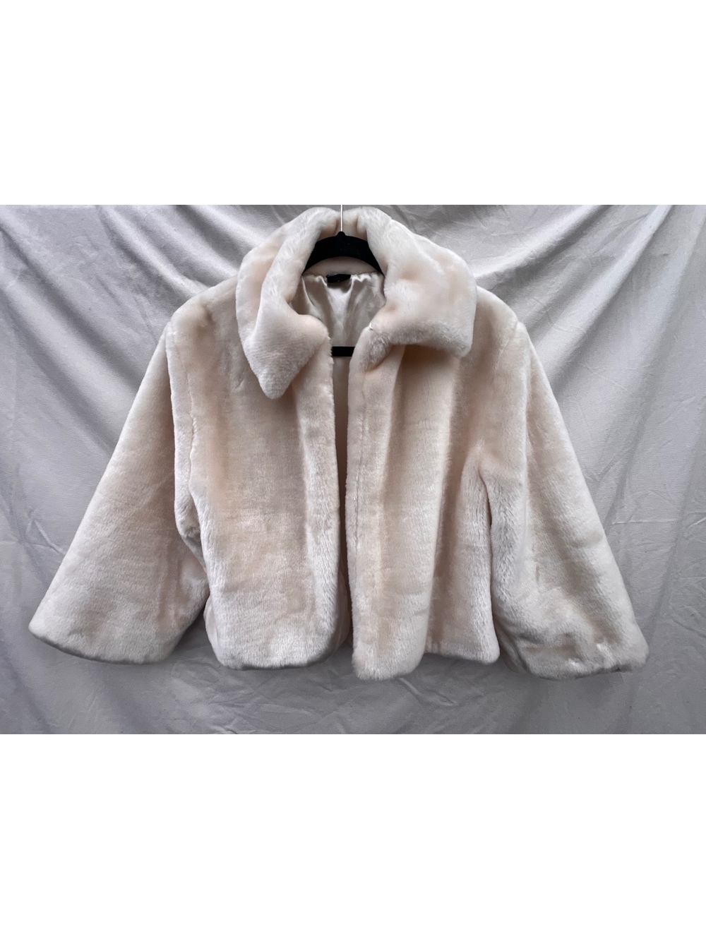 Expressions Inc Ivory Faux Fur Jacket Women’s M 3/4 Sleeve Cropped Satin Lined